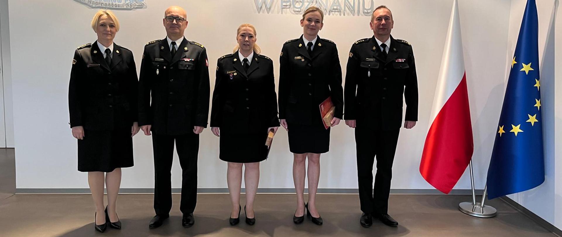 Uroczyste gratulacje dla nowo promowanych oficerów SA PSP w Poznaniu
