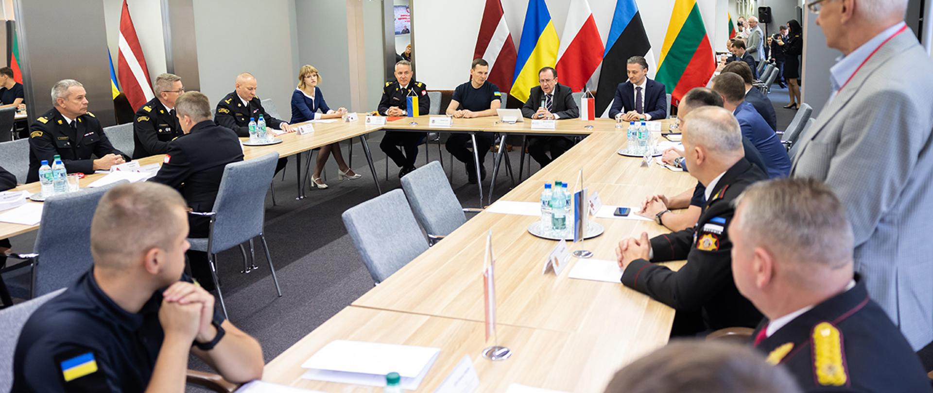Spotkanie z delegacją z Ukrainy. W tle prezydium