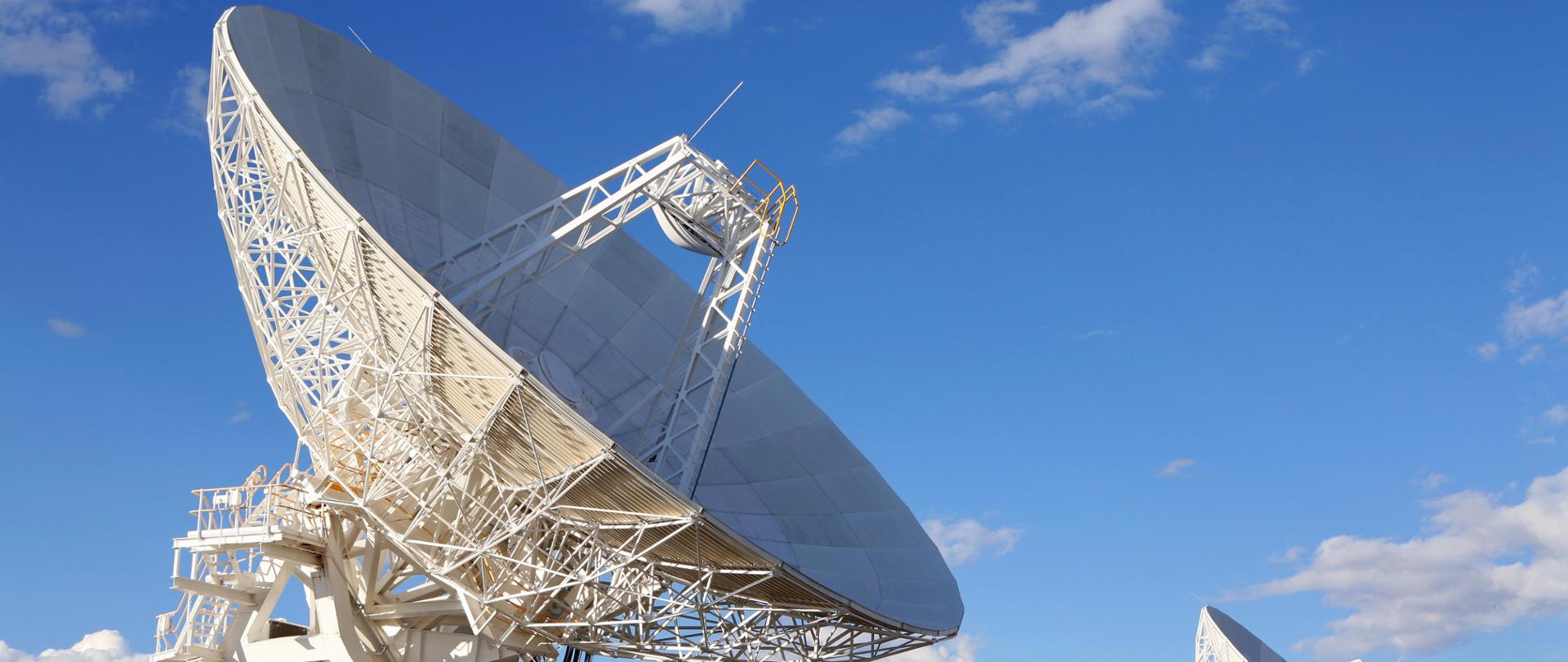 Antena o zasięgu globalnym