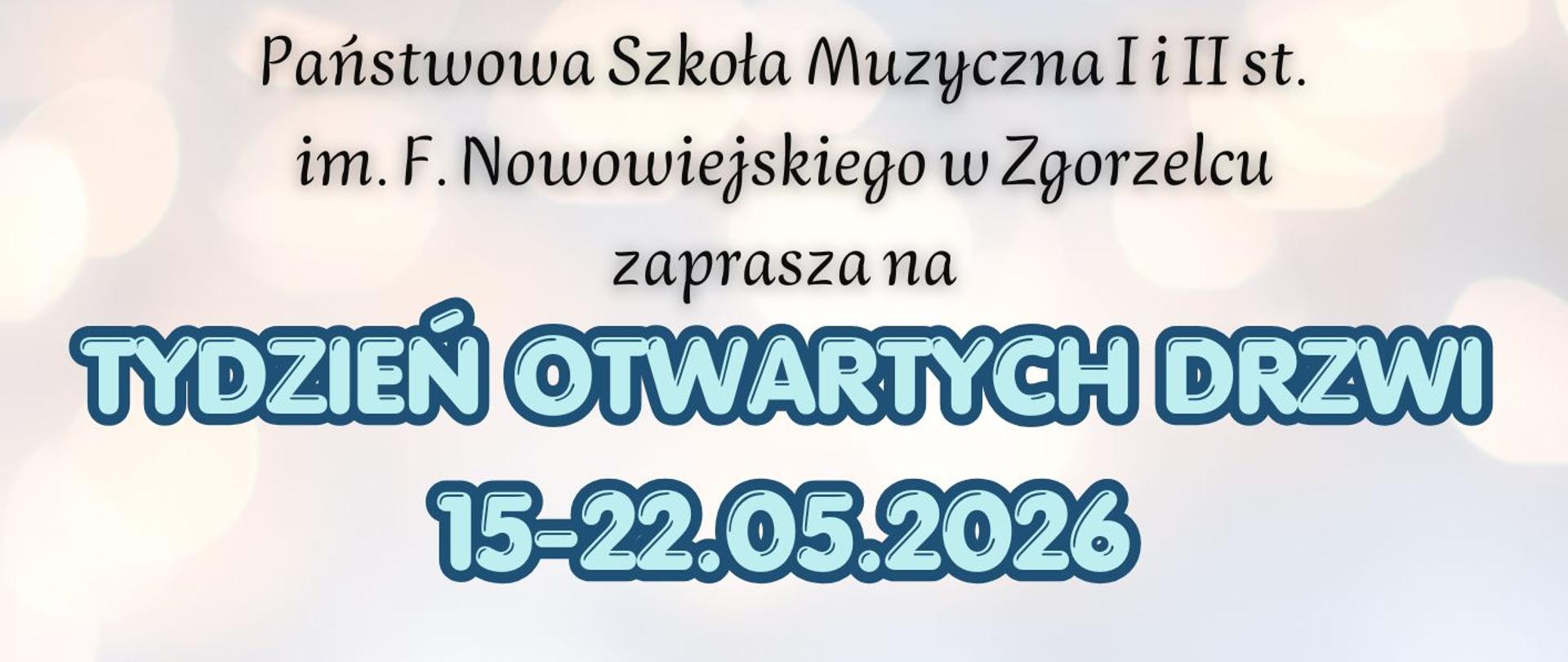 Jasne tło, czarne litery.