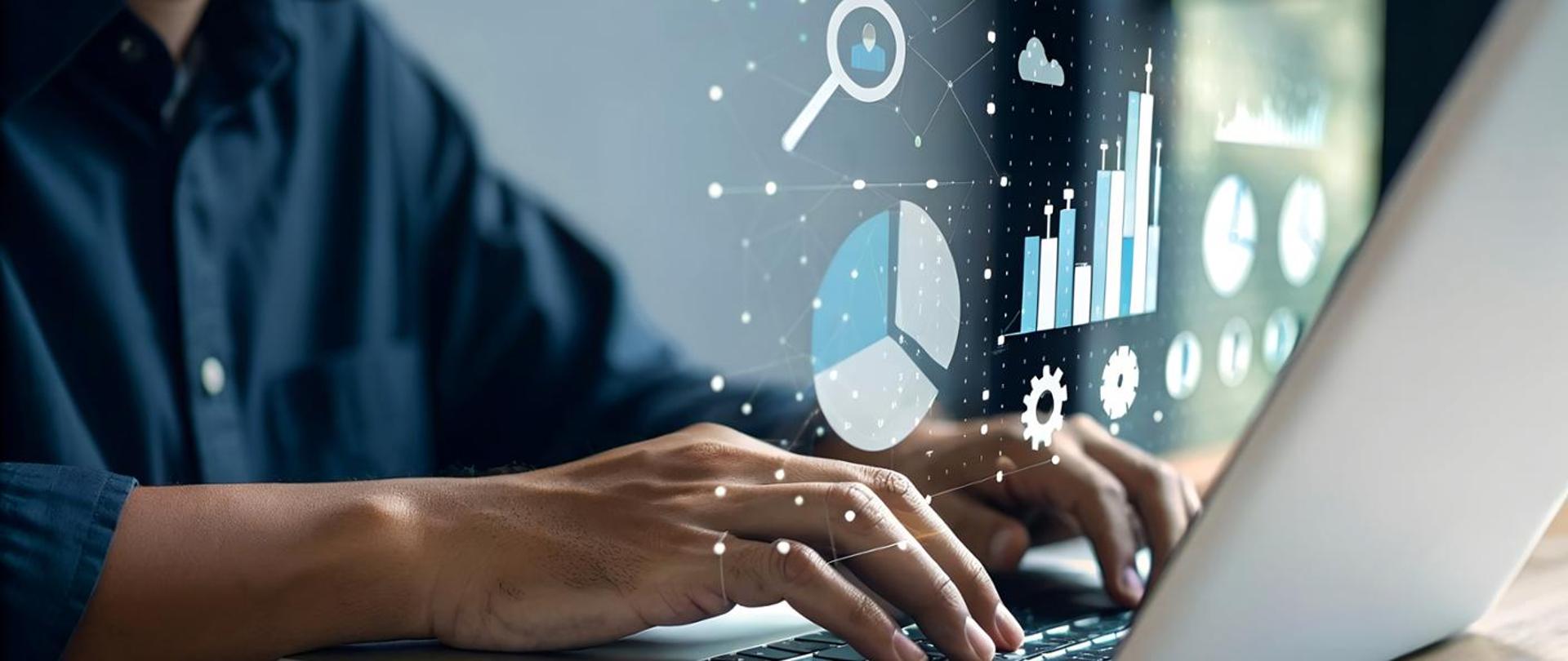 Zdjęcie - ręce dotykające klawiatury laptopa