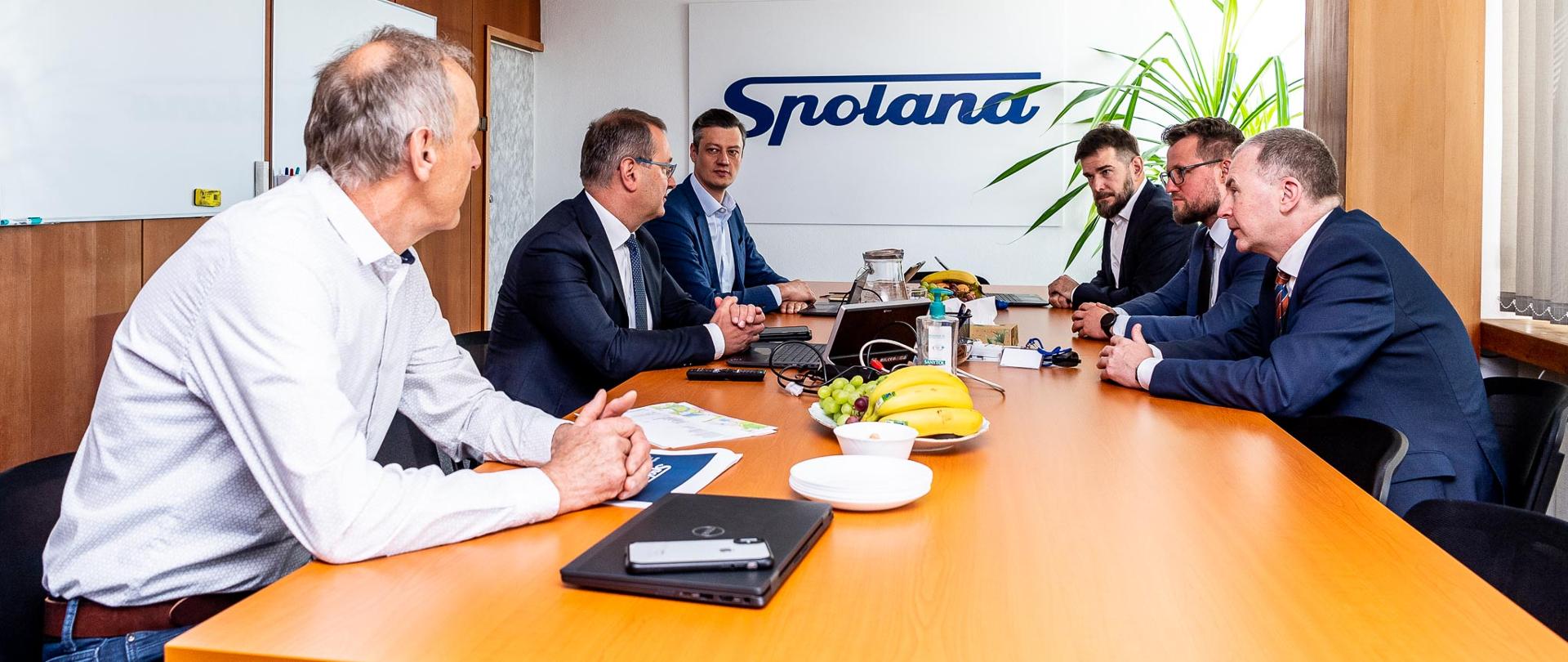 Polský velvyslanec Mateusz Gniazdowski na návštěvě ve Spolaně, 10. května 2023, Neratovice. 