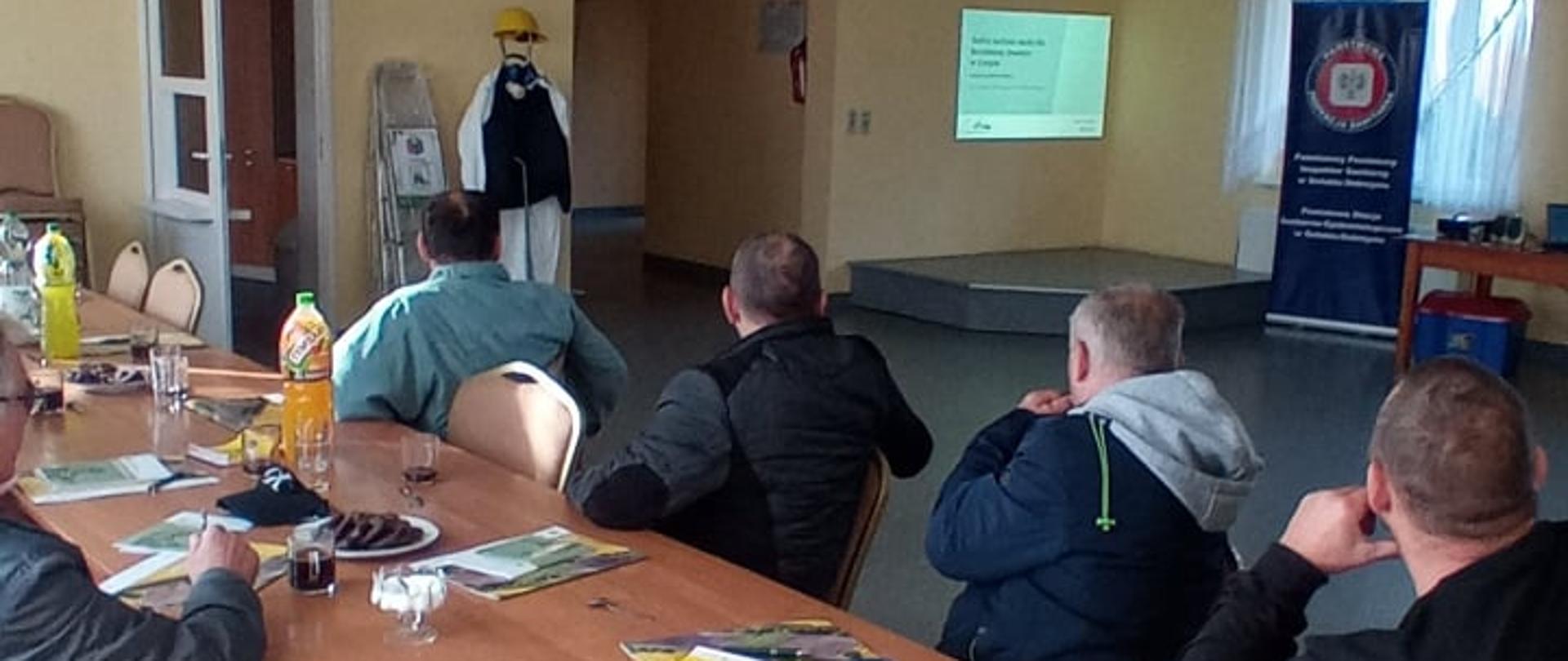 Prezentacja dot. #EUChooseSafeFood dla rolników w świetlicy wiejskiej w Karczewie