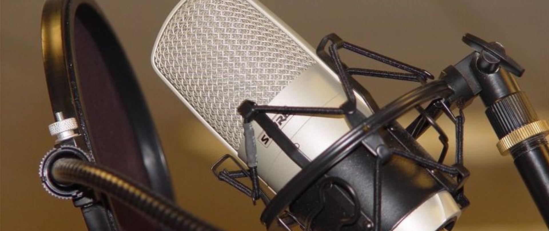 mikrofon radiowy