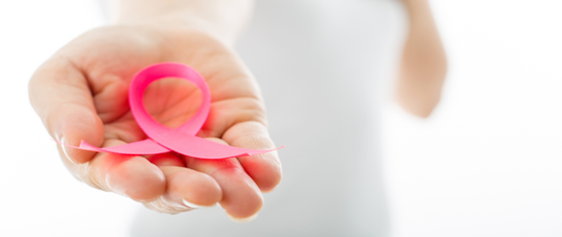 Październik to miesiąc profilaktyki raka piersi.