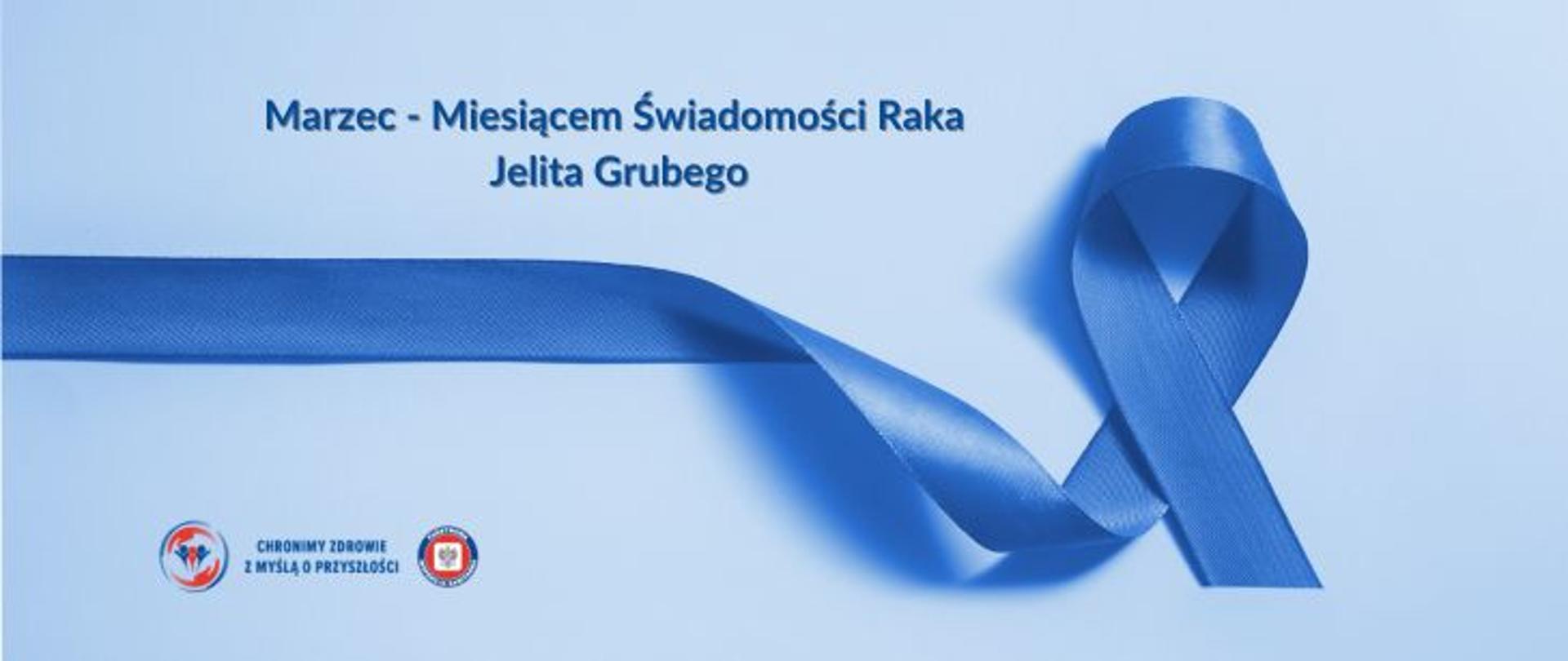 Na niebieskim tle ciemno niebieska wstążeczka sybmolizująca raja jelita grubego. Na górze granatowy napis Marzec - Miesiącem Świadomości Raja Jelita Grubego. W lewym dolnym rogu logo Państwowej Inspekcji Sanitarnej wraz z hasłem chronimy zdrowie z myślą o przyszłości