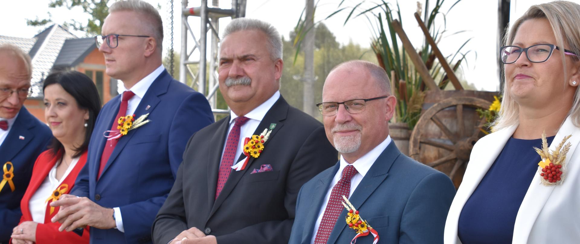 Wojewoda Zdzisław Sipiera uczestniczył w Dożynkach Powiatowo-Gminnych w Woli Cygowskiej.