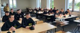 Warsztaty gaszenia pożarów wewnętrznych dla jednostek OSP powiatu kędzierzyńsko-kozielskiego. Rozpoczęcie szkolenia. 