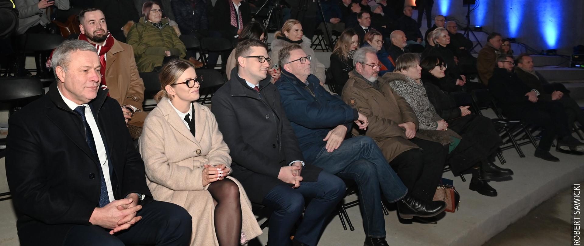 Uroczystość odsłonięcia wiechy w nowym kampusie Akademii Muzycznej w Bydgoszczy