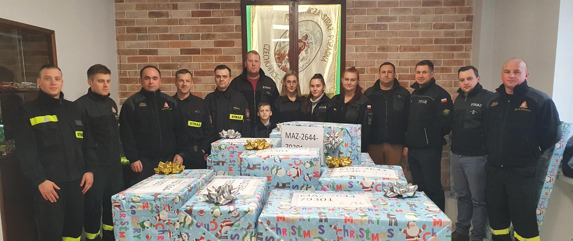 JRG 16 i OSP Ursus pomagają w akcji Szlachetna Paczka