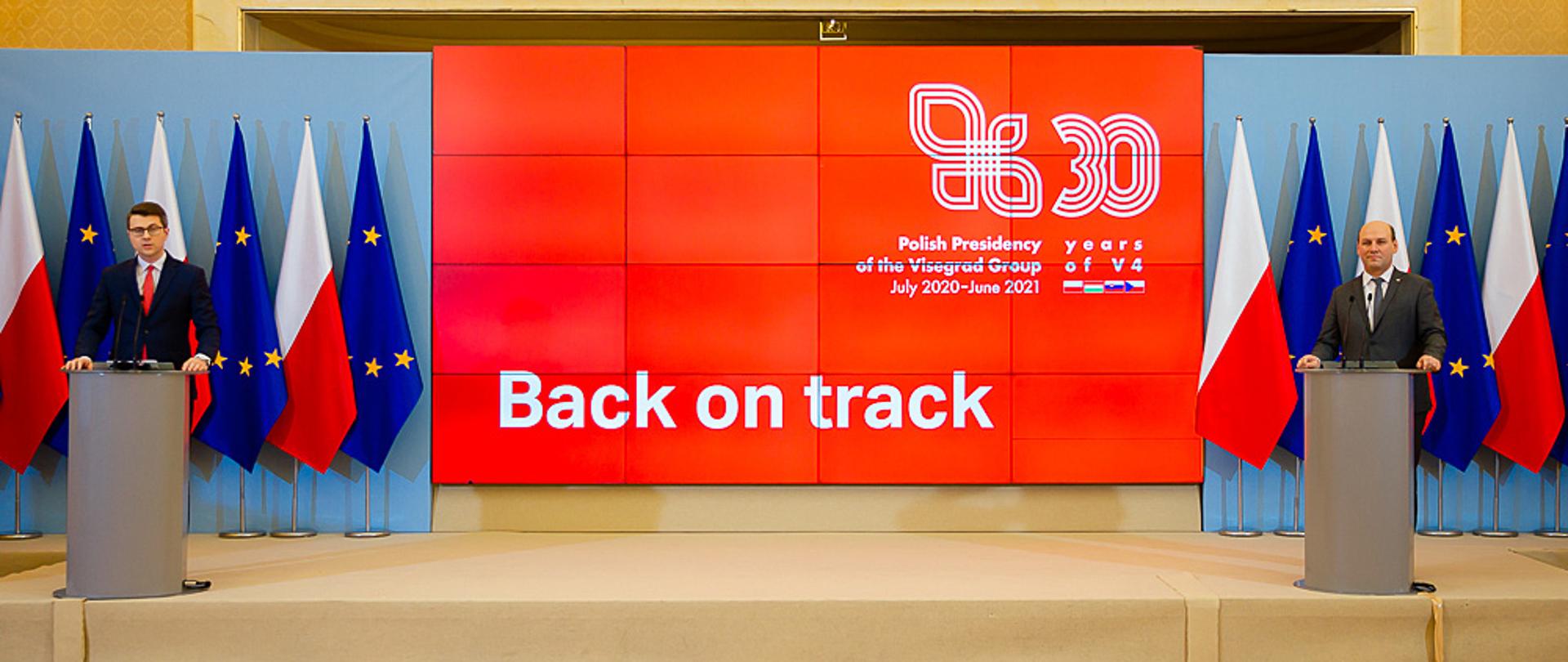 Government spokesman Piotr Müller and Deputy Foreign Minister Szymon Szynkowski vel Sęk. 