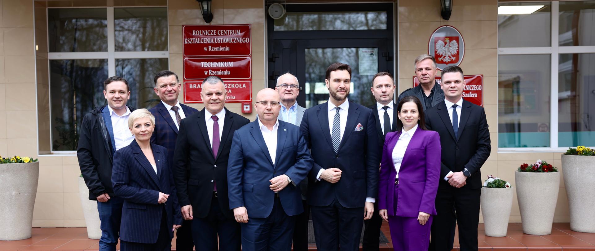 Uczestnicy spotkania w Zespole Szkół Centrum Kształcenia Rolniczego w Rzemieniu