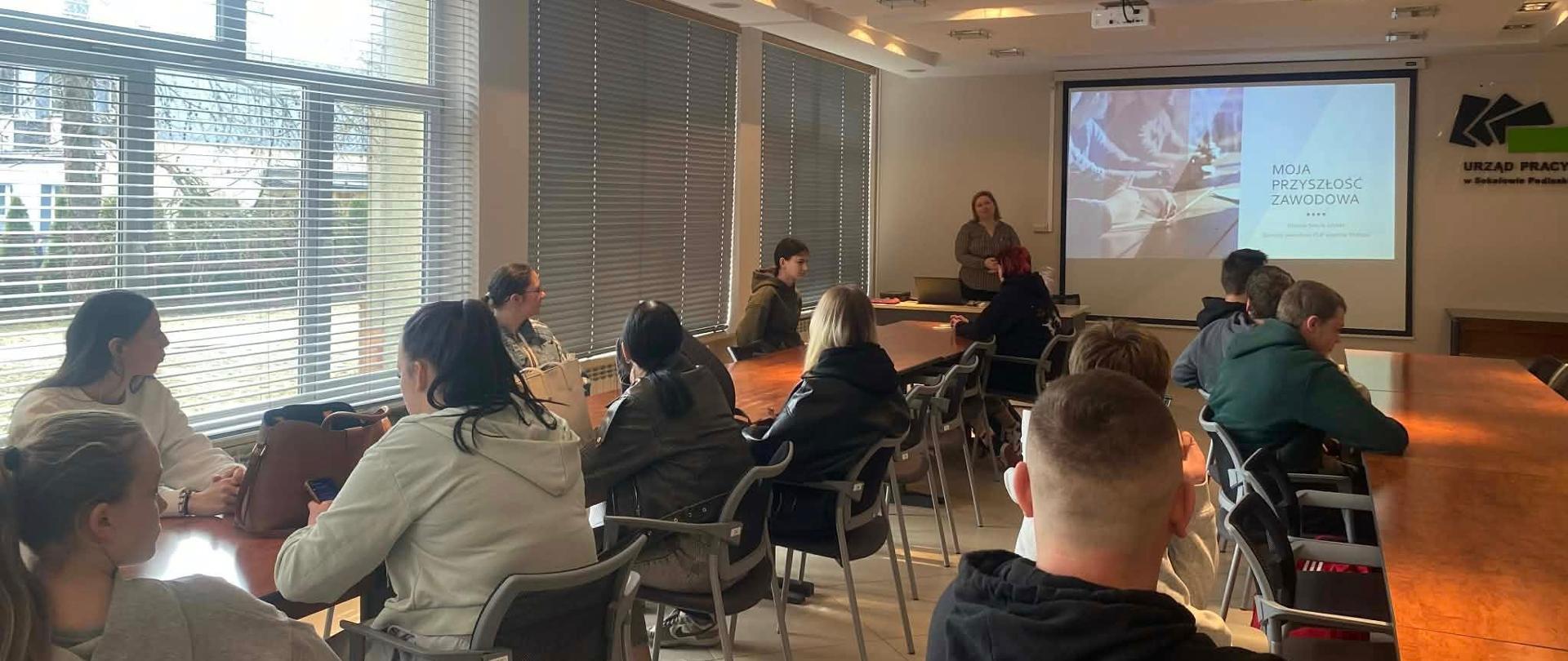 Klasa 3 DBG odwiedziła Urząd Pracy