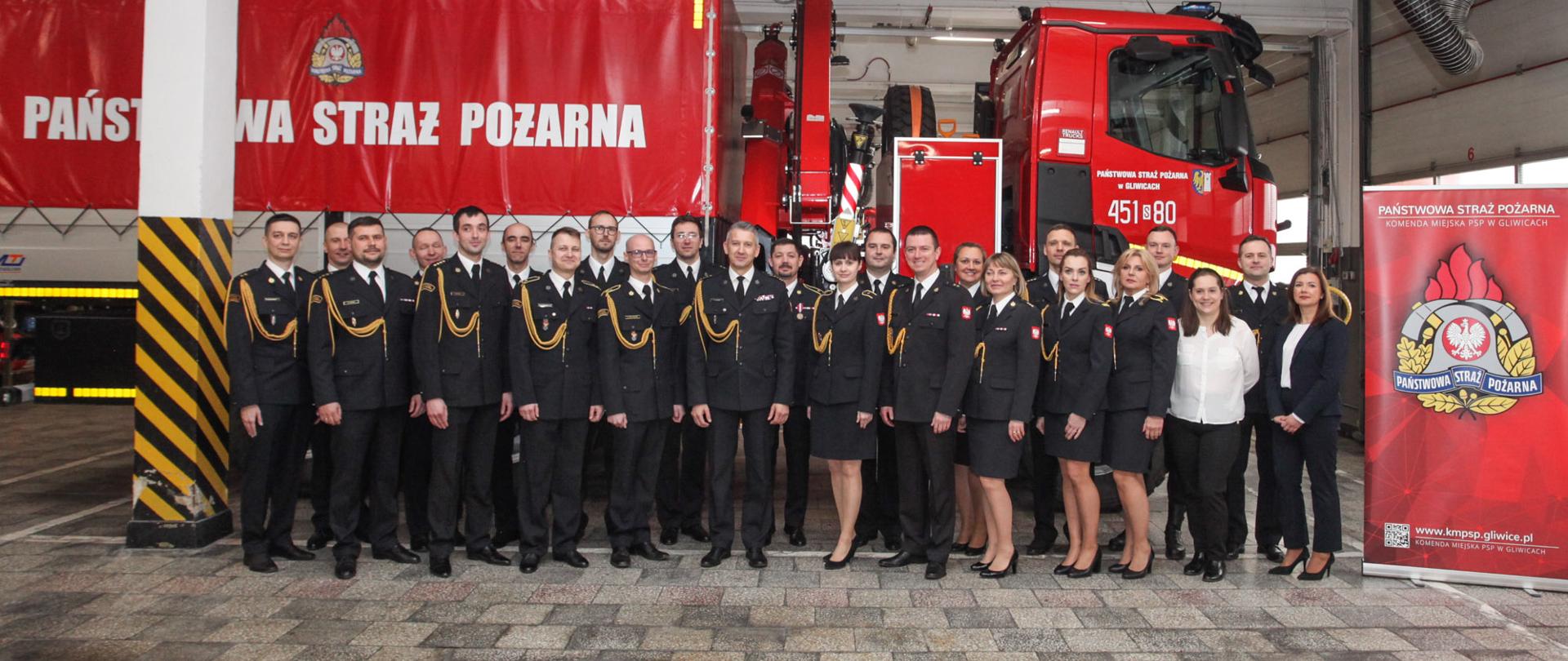 Uroczysta zbiórka z okazji zdania obowiązków
Komendanta Miejskiego PSP
w Gliwicach