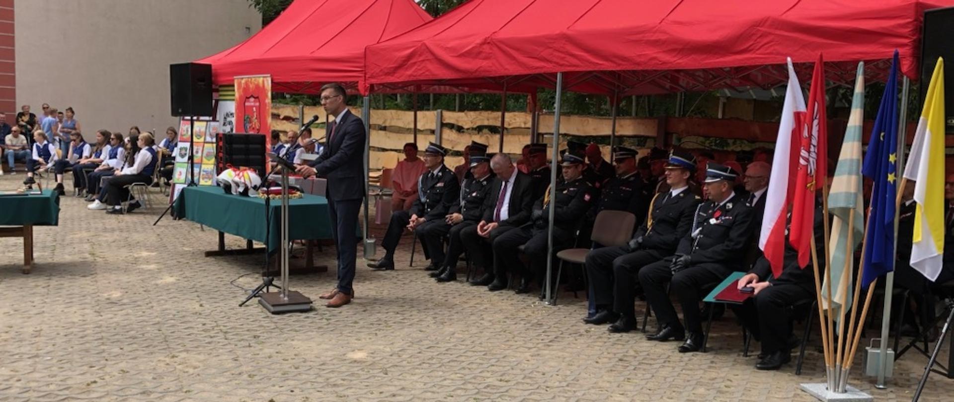 Brodowe Łąki: jubileusz 100-lecia istnienia Ochotniczej Straży Pożarnej 