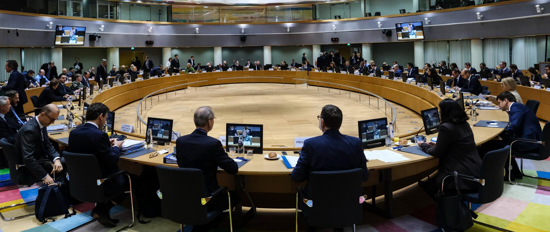 Uczestnicy grudniowe posiedzenie Rady ECOFIN w Brukseli