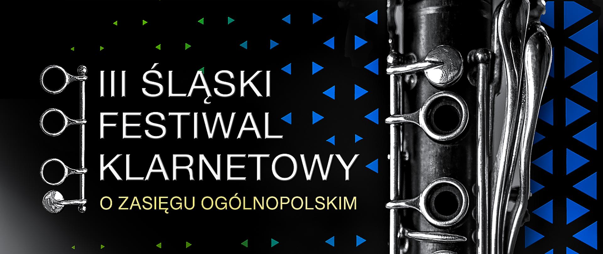 Plakat informacyjny w języku polskim, z ciemnym, geometrycznym tłem i pionowo ustawionym klarnetem po prawej stronie, reklamujący III Śląski Festiwal Klarnetowy o Zasięgu Ogólnopolskim.
Cały tekst z plakatu:
Tytuł: III ŚLĄSKI FESTIWAL KLARNETOWY O ZASIĘGU OGÓLNOPOLSKIM.
Adresat: Dla uczniów szkół muzycznych I i II stopnia.
Logo/Jubileusz: Logo przedstawia liczbę 80 na niebiesko-żółtym tle, z napisem "1946-2026 KARŁOWICZ PSM W KATOWICACH".
Data: 12-14 LISTOPADA 2026.
Miejsce: Aula im. Bolesława Szabelskiego, AKADEMIA MUZYCZNA im. Karola Szymanowskiego w Katowicach.
Grafika: Pionowe zbliżenie na klarnet i jego mechanizm klapowy.
Element dekoracyjny: Graficzny schemat klap klarnetu po lewej stronie.