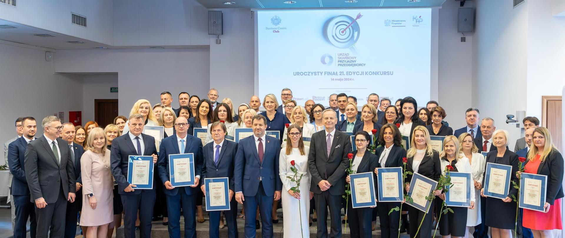 Zdjęcie grupowe - Laureaci XXI edycji konkursu Urząd Skarbowy Przyjazny Przedsiębiorcy