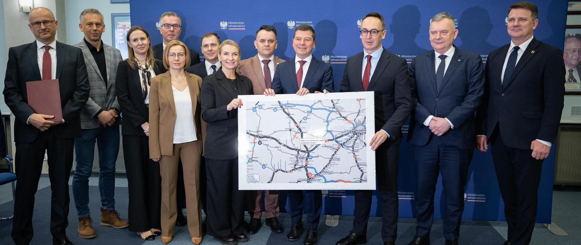 Generalna Dyrekcja Dróg Krajowych i Autostrad zawarła kontrakt na rozbudowę 20-kilometrowego odcinka drogi krajowej nr 60 pomiędzy Topolą Królewską a Kutnem.