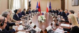 Rozmowy plenarne delegacji pod przewodnictwem Prezydentów Polski i Albanii