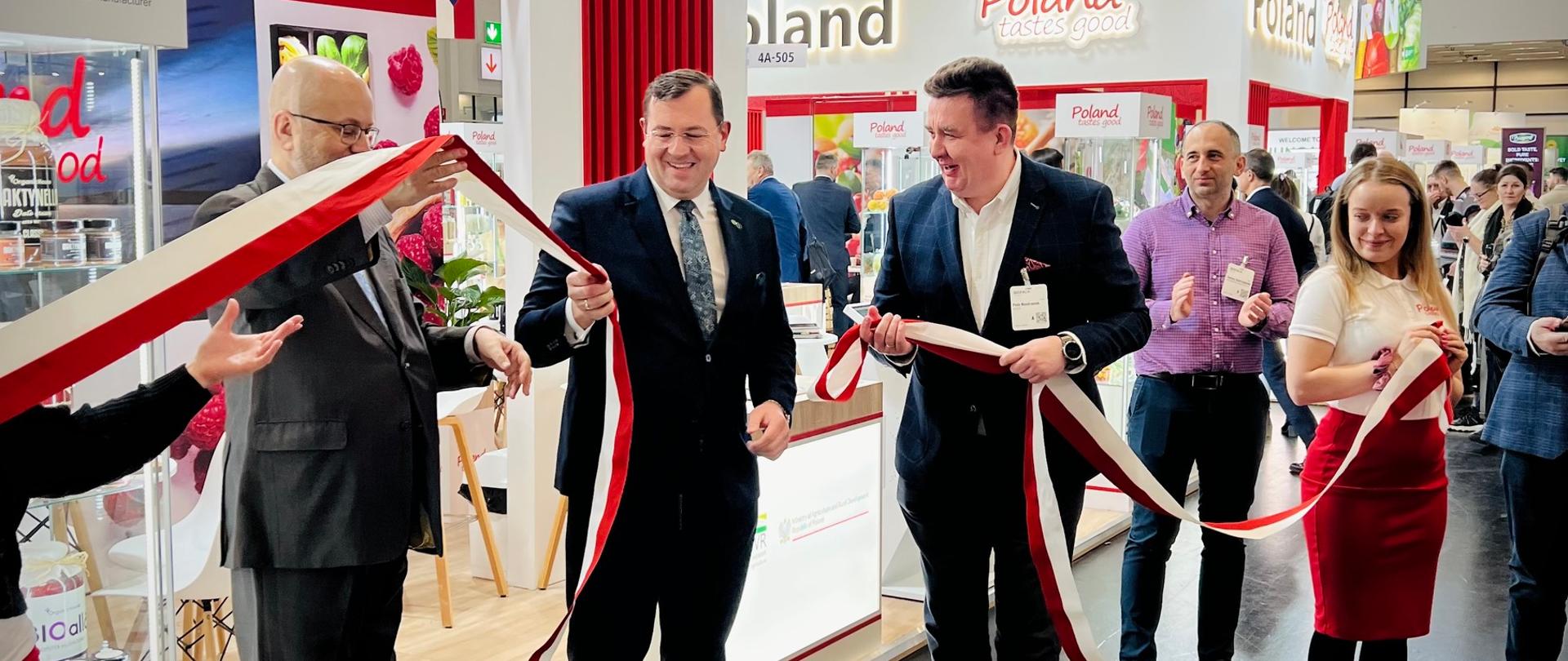 Minister Krajewski otwiera stoisko Poland Tastes Good