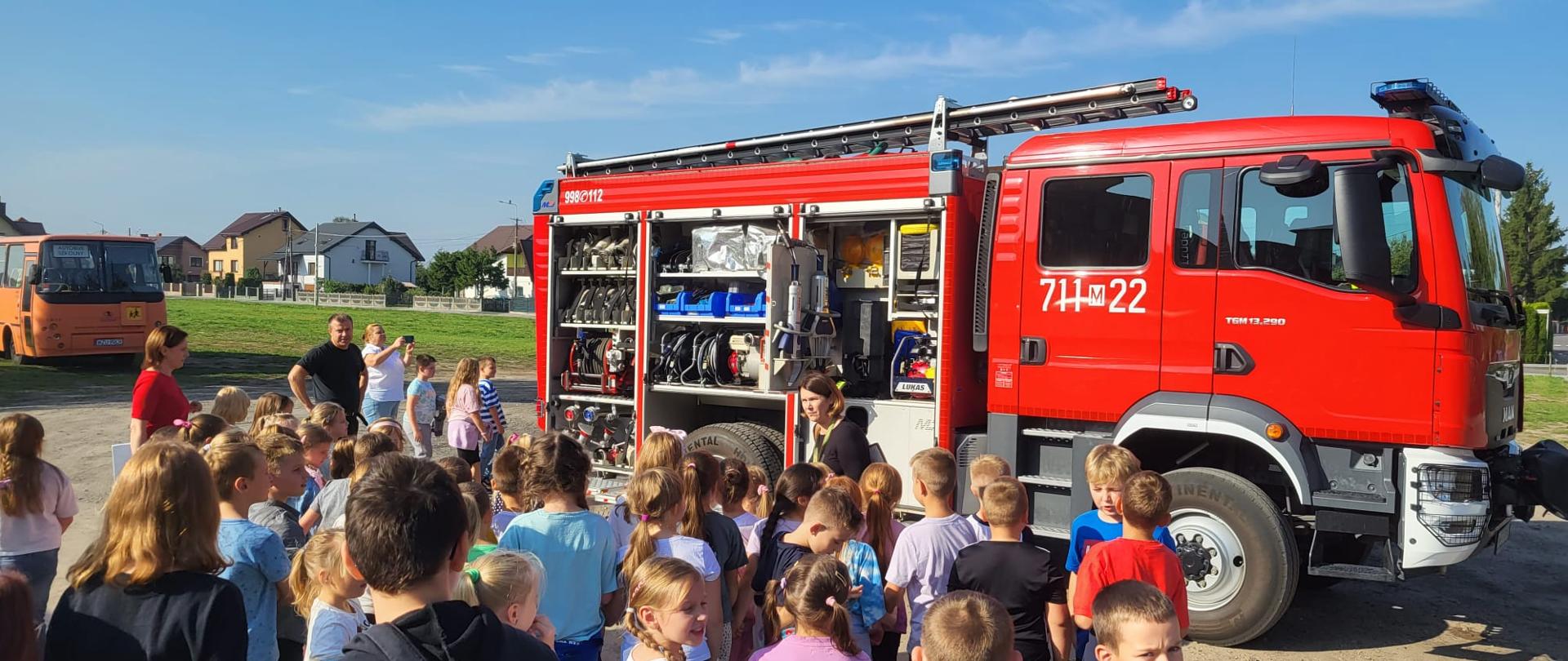 Próbna ewakuacja oraz spotkanie ze strażakami uczniów
i nauczycieli Zespołu Placówek Oświatowych w Bieżuniu.
