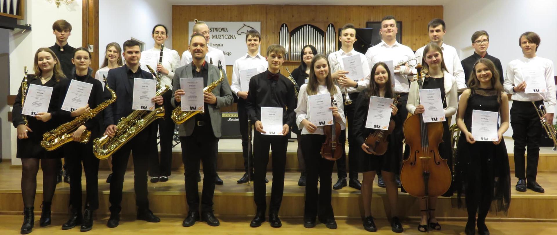 Zdjęcie uczestników Szkolnego Konkursu Muzykowania Zespołowego Muzyka nas łączy
