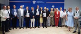 Podpisanie umów z samorządowcami