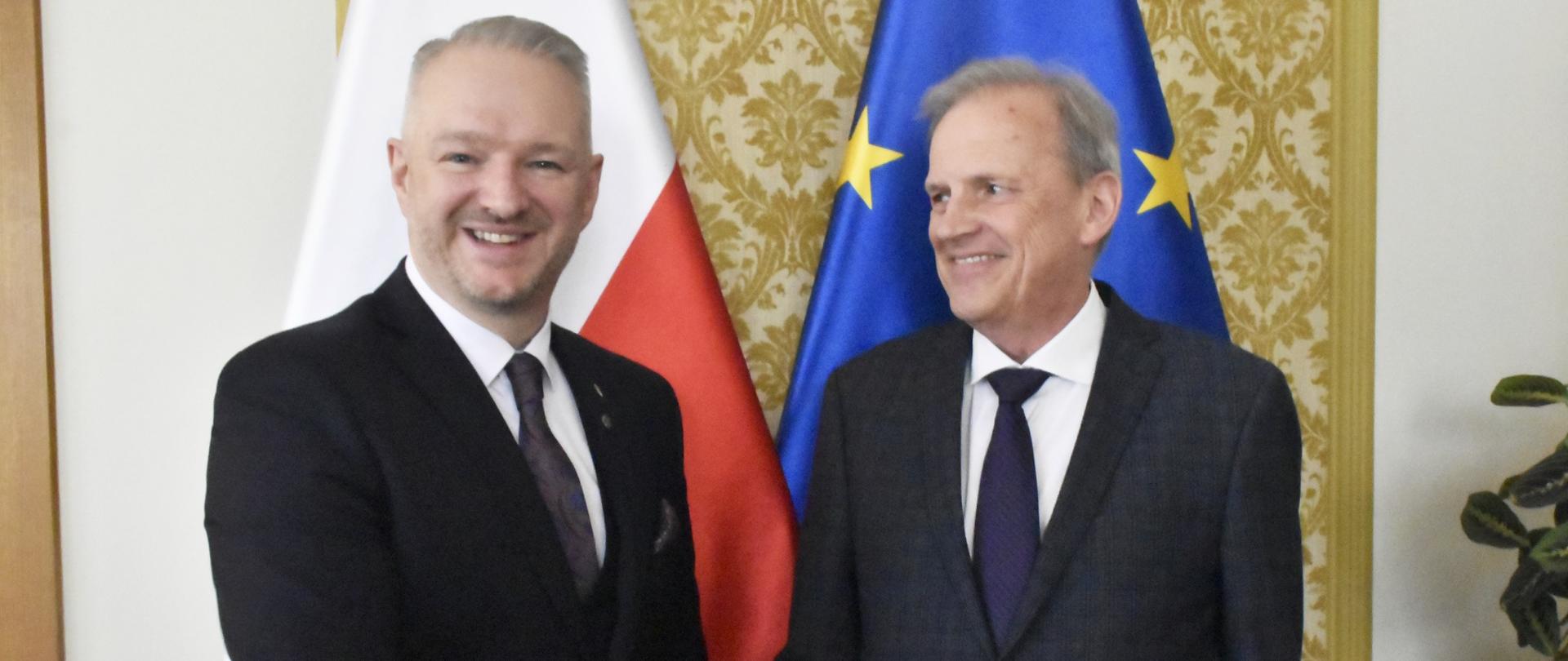 Budowanie Mostów Międzynarodowej Współpracy