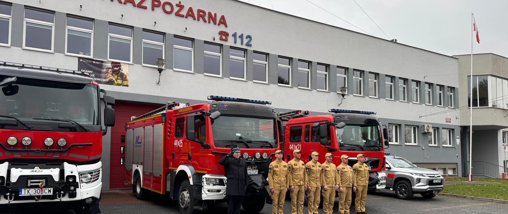 Opatowscy funkcjonariusze PSP uczcili dzień 11 listopada