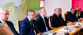 Wiceprezes Wód Polskich Marcin Jarzyński i wiceminister infrastruktury Arkadiusz Marchewka