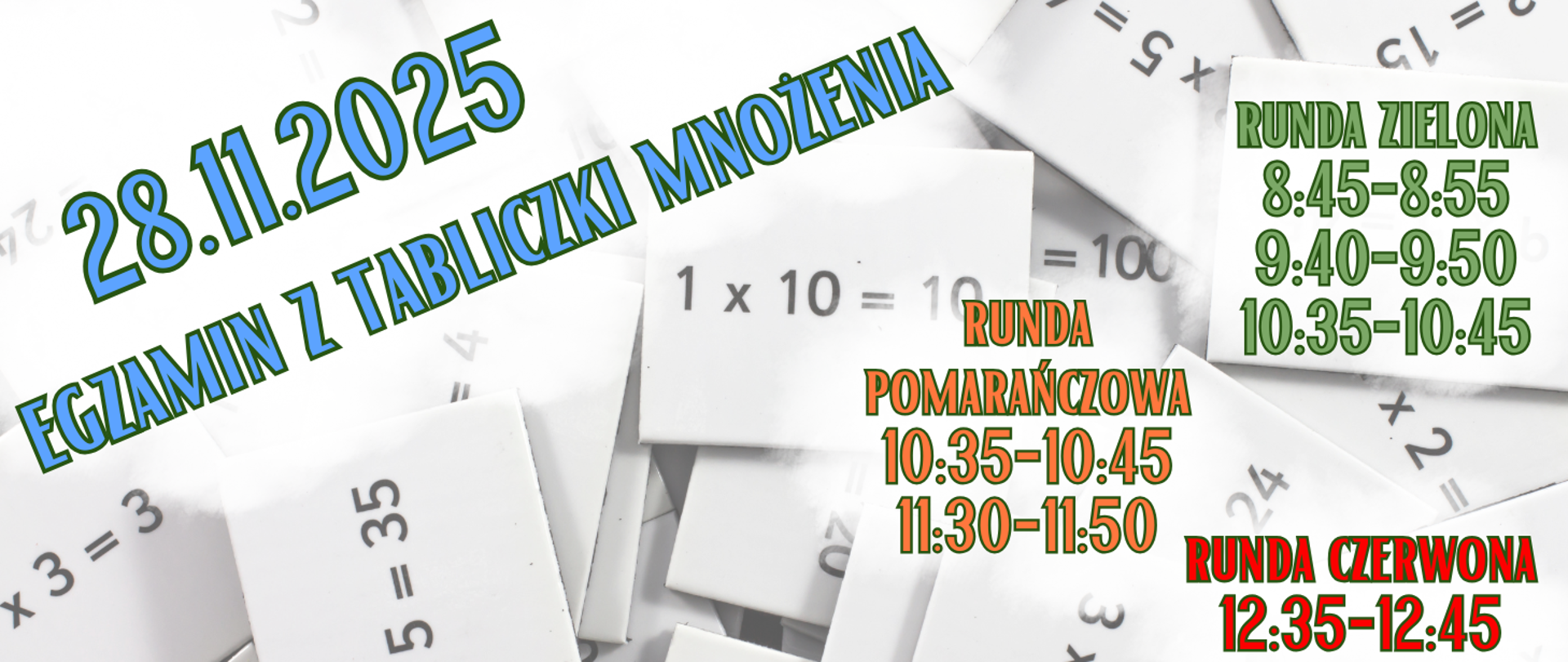 Na kolorowym tle z elementami obliczeń matematycznych rozsypanych na kartkach informacja: Dzień Tabliczki Mnożenia 28.11.2025r.