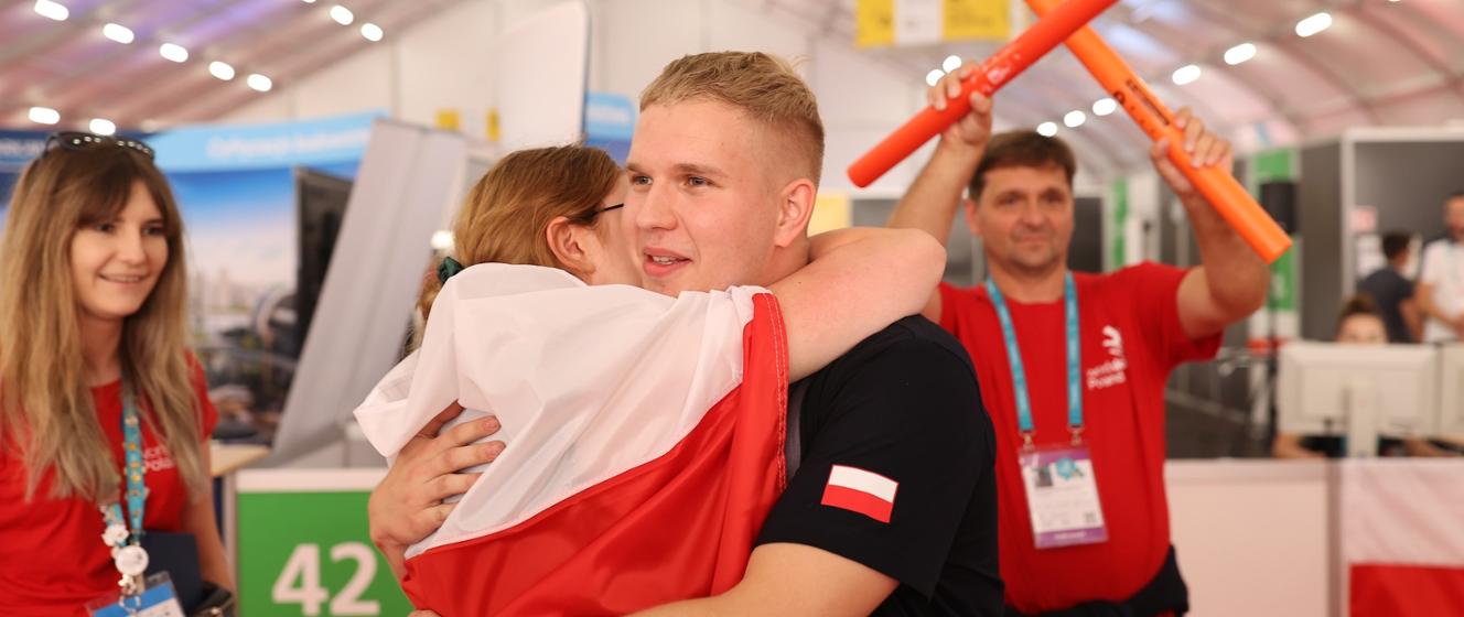 Jóvenes profesionales de Polonia medallistas en Euroskills 2023 – Ministerio de Educación y Ciencia