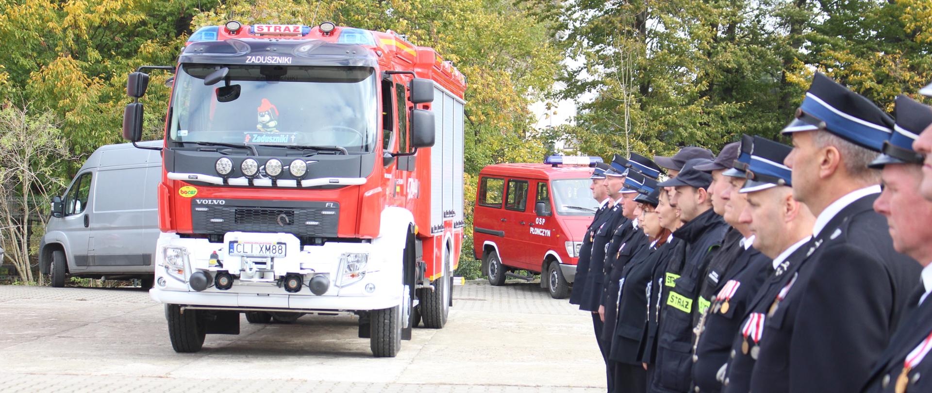 Przekazanie samochodu dla jednostki OSP Zaduszniki