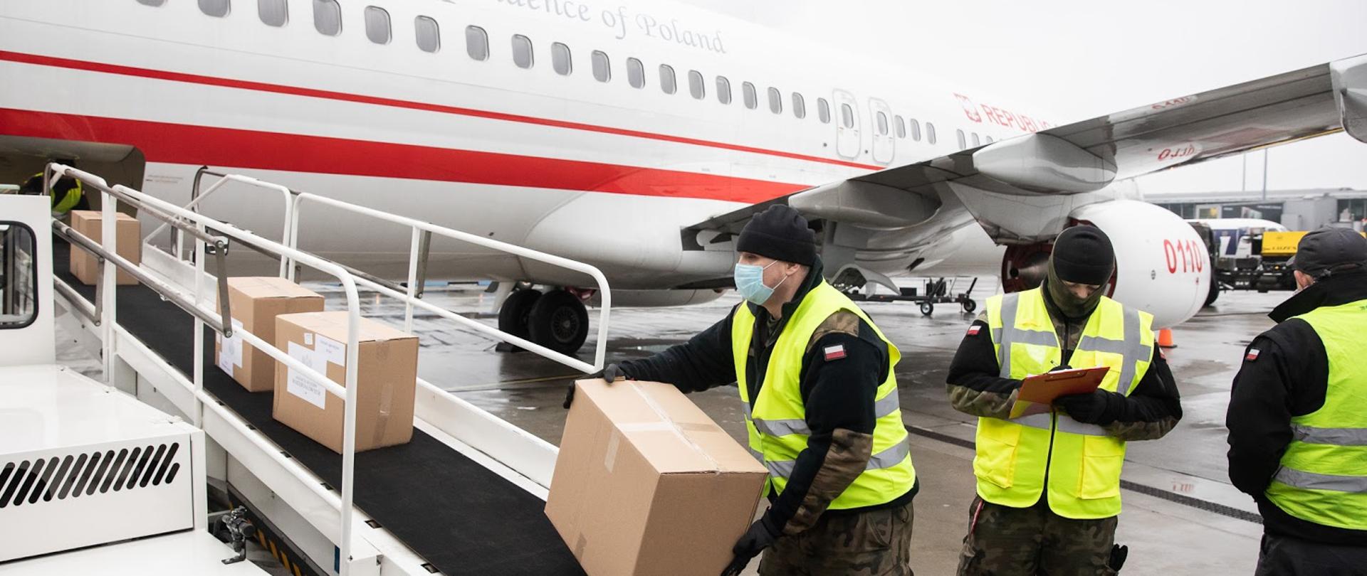 2020.12.13 Warszawa . Lotnisko Wojskowe . Polska Pomoc dla Sudan .Fot. Tymon Markowski / MSZ