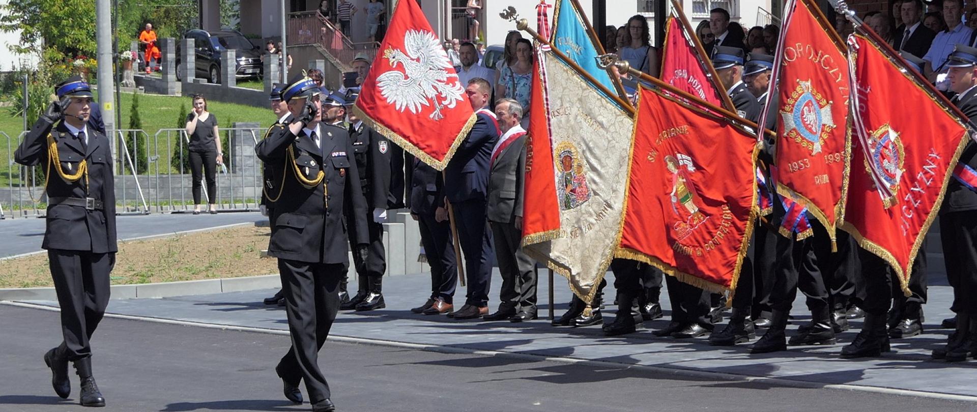 Uroczysty apel z okazji włączenia do Krajowego Systemu Ratowniczo-Gaśniczego oraz przekazania nowego pojazdu Ochotniczej Straży Pożarnej w Kamionnej połączony z oddaniem do użytku siedziby UG w Trzcianie. Wizyta Prezydenta Rzeczypospolitej Polskiej Pana Andrzeja Dudy