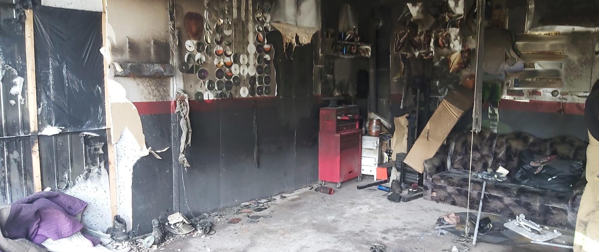 POŻAR GARAŻU W MIEJSCOWOŚCI KAMIENNIK
