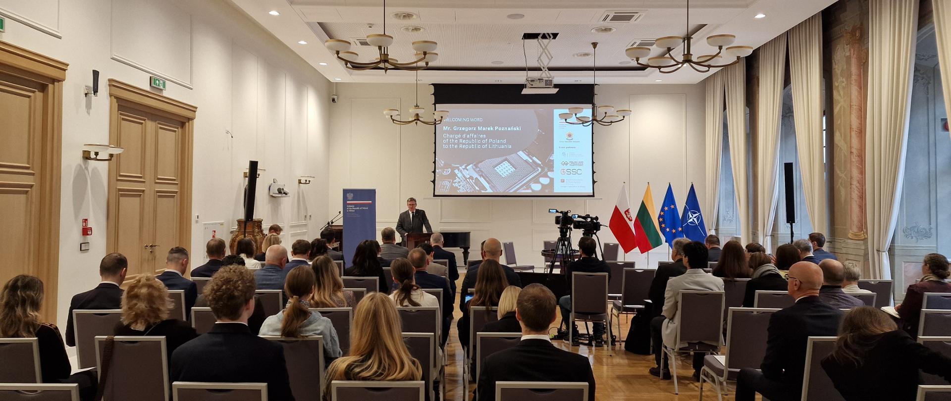 Seminarium ekspercko-biznesowe „Rola Europy Środkowo-Wschodniej w globalnych łańcuchach dostaw – szanse i wyzwania. Spojrzenie z Warszawy, Wilna i Seulu”.