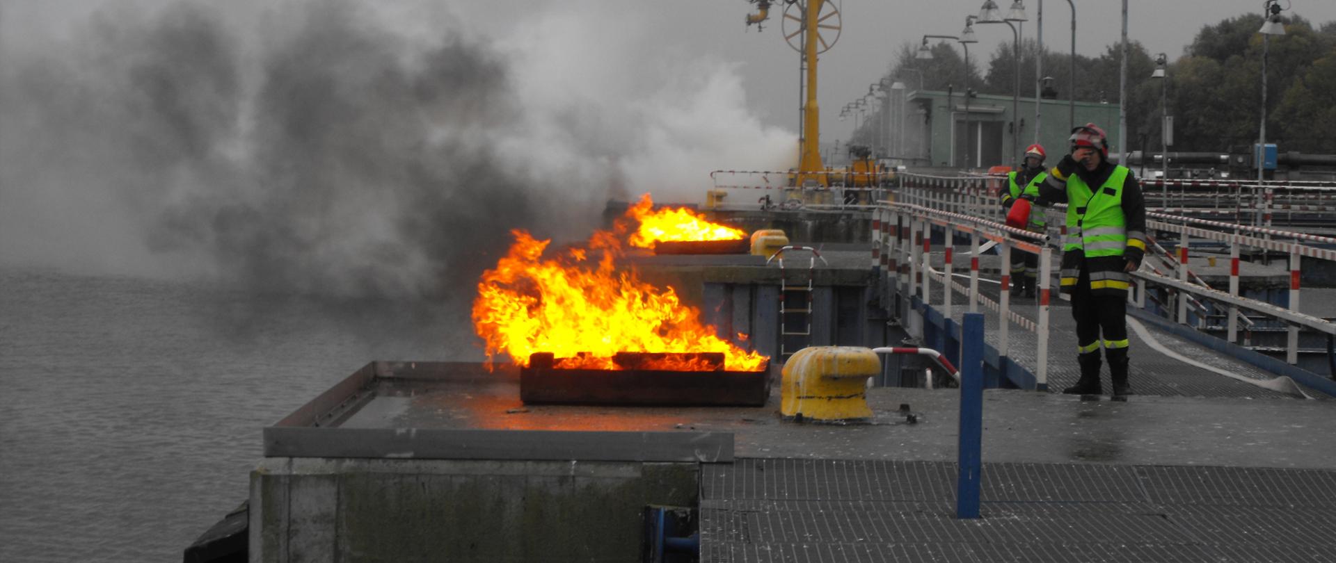 Ćwiczenia w porcie zakładów chemicznych