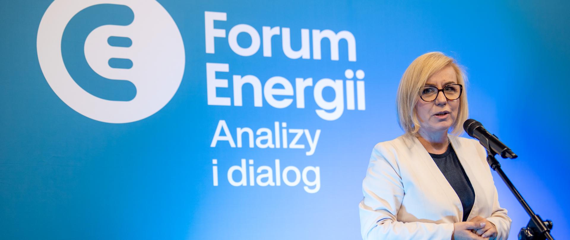 ministra Paulina Hennig-Kloska podczas spotkania z okazji 10-lecia Forum Energii