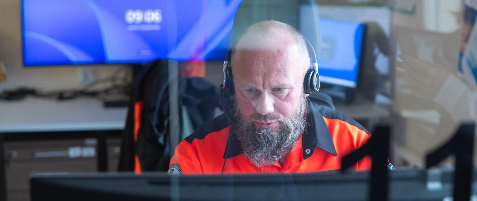 Z okazji Dnia Ratownictwa Medycznego wojewoda podlaski Jacek Brzozowski odwiedził pracowników Oddziału Ratownictwa Medycznego i Dyspozytorni Medycznej