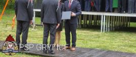 Wójt Gminy Brojce wraz z wyróżnionymi