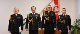 Pozują do zdjęcia (od lewej) ustępujący zastępca komendanta wojewódzkiego PSP, śląski komendant wojewódzki PSP, zastępca komendanta głównego PSP, nowy zastępca komendanta wojewódzkiego