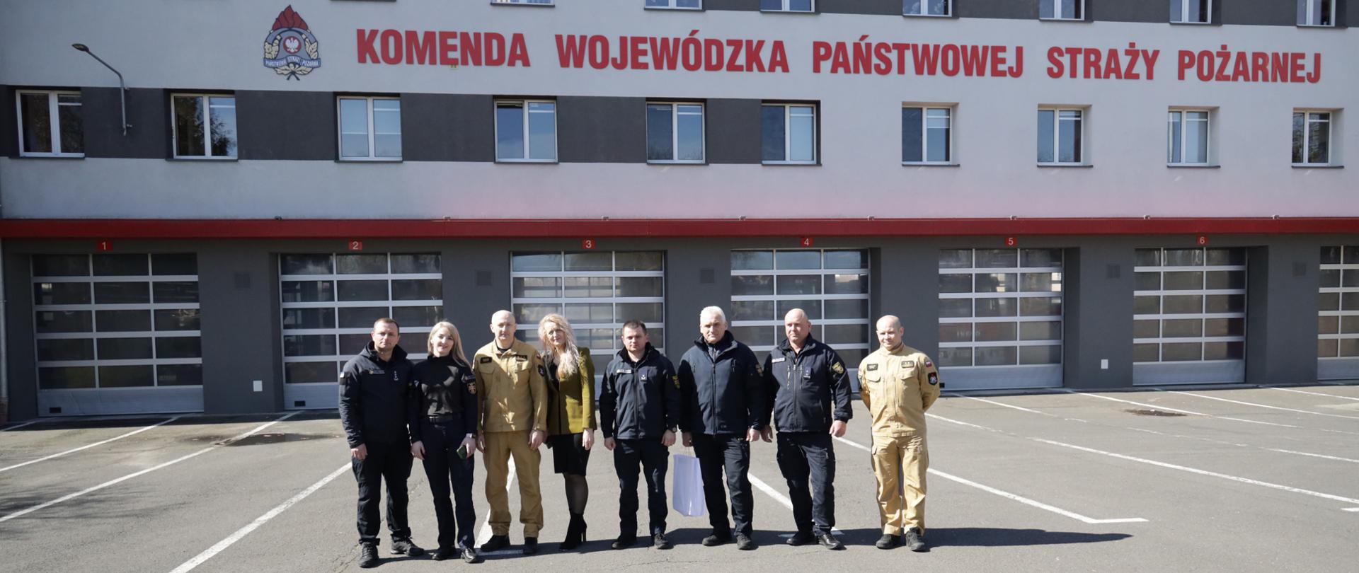 Wizyta delecji z Ukrainy w KW PSP Opole - zdjęcie grupowe