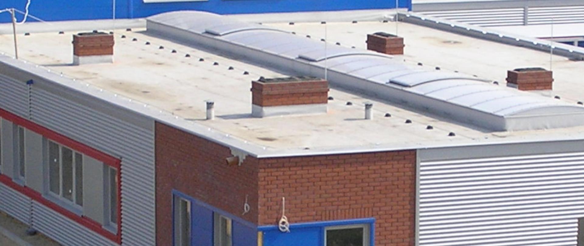 Remont dachu i elewacji w KP PSP w Górze