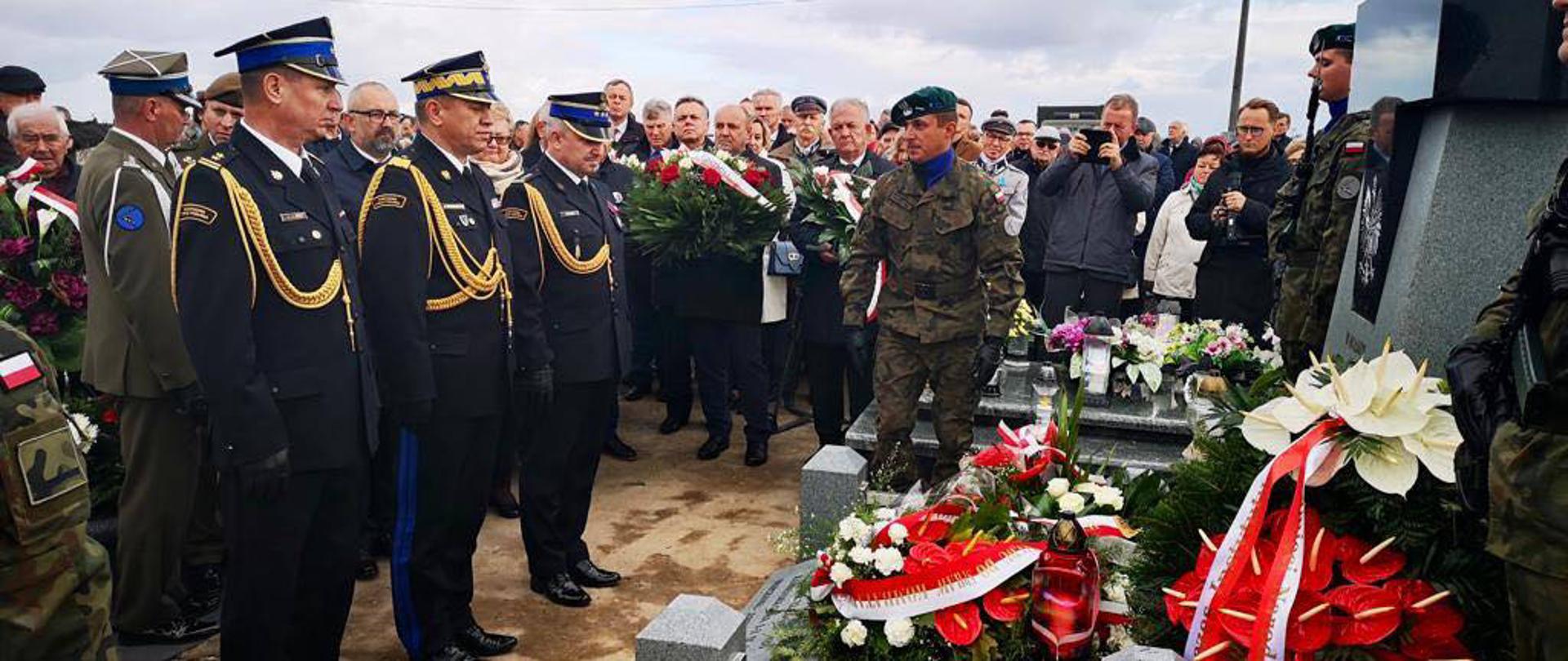 Uroczystość odsłonięcia pomnika „Bohaterom Niepodległości w hołdzie obrońcom Ojczyzny i wszystkim naszym rodakom poległym i pomordowanym w walce z niemieckim i sowieckim najeźdźcą w latach 1918 – 1956” w powiecie przasnyskim