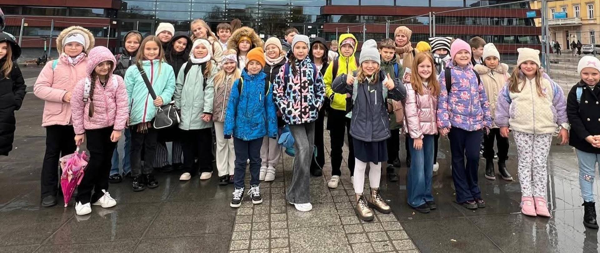 Wycieczka najmłodszych uczniów do Narodowego Forum Muzyki we Wrocławiu 