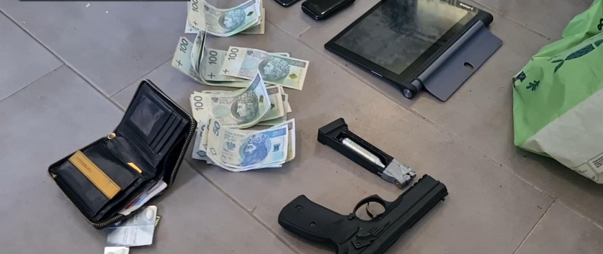 Prokurator Dolnośląskiego pionu PZ PK przedstawił 5 osobom zarzuty za produkcję narkotyków