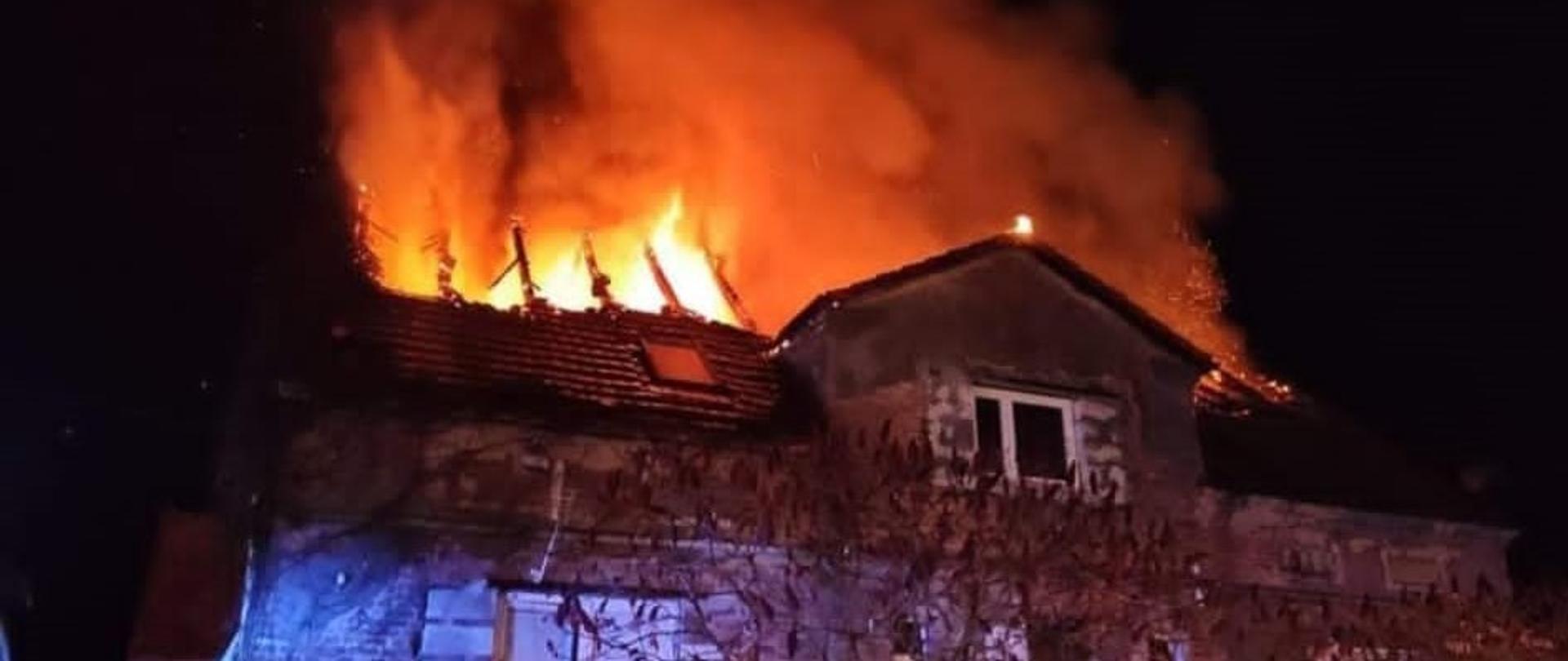 pożar budynku mieszkalnego w Kłobuczynie 