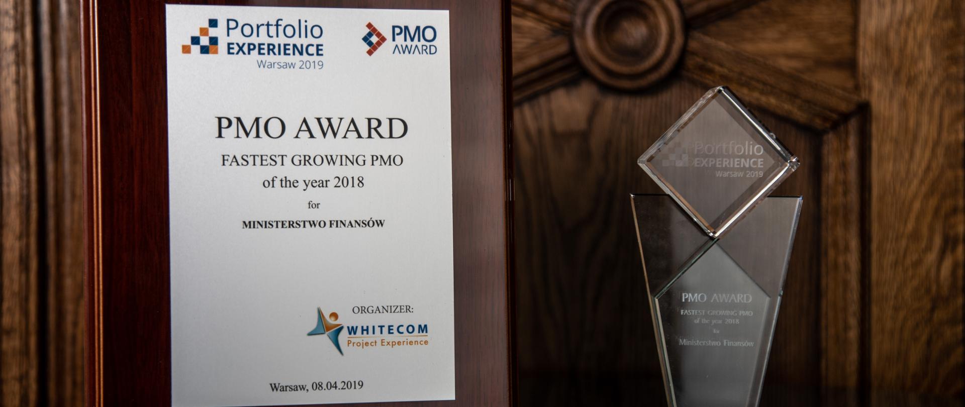 Statuetka i dyplom PMO Award